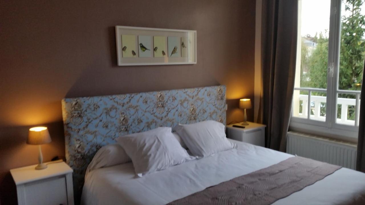Aux Bles D'Or Hotel Pierrefonds Room photo